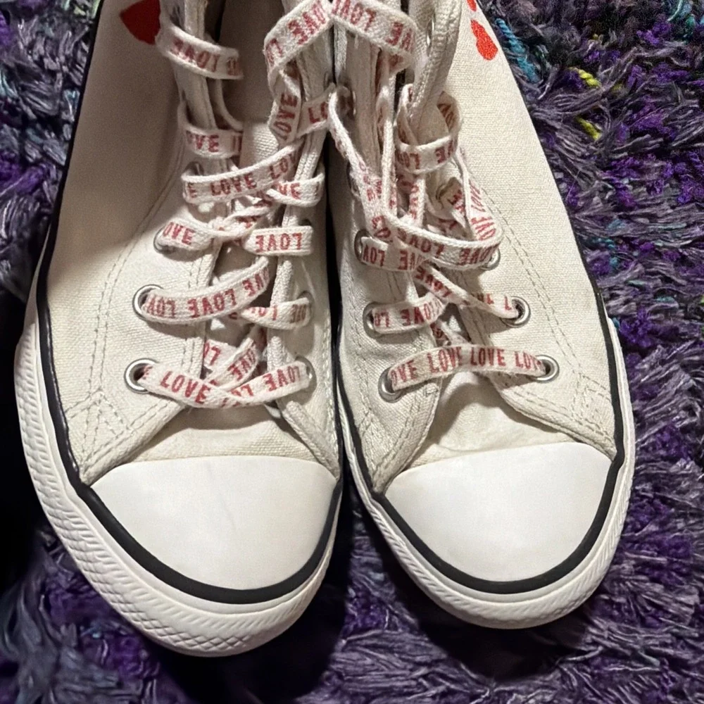 Converse Chuck Taylor All Star Youth Size 2 hearts Love Laces